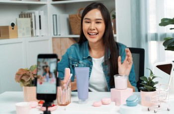 Skinfluencer e medicina estetica, cresce l'allarme