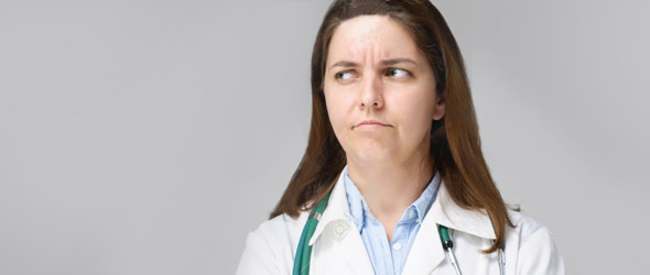 Camici bianchi e dirigenti sanitari sempre più insoddisfatti