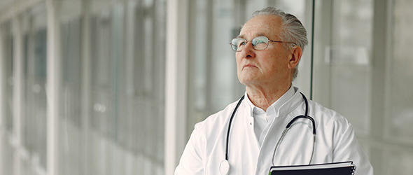 Medici in fuga: entro il 2038 previsti 39mila pensionamenti