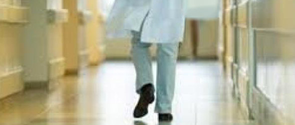 Medici in fuga dagli ospedali pubblici