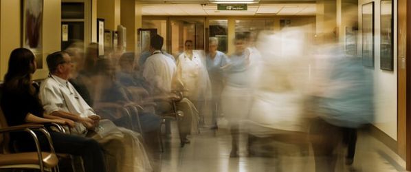 Sovraffollamento e carenza di personale, la crisi dei reparti di Medicina interna 